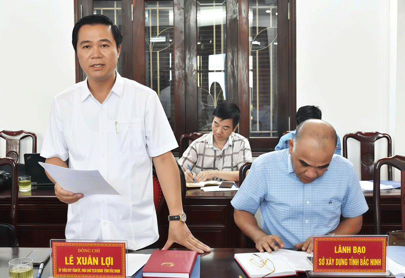  Phó Chủ tịch UBND tỉnh Lê Xuân Lợi làm việc với Trường Đại học Luật Hà Nội